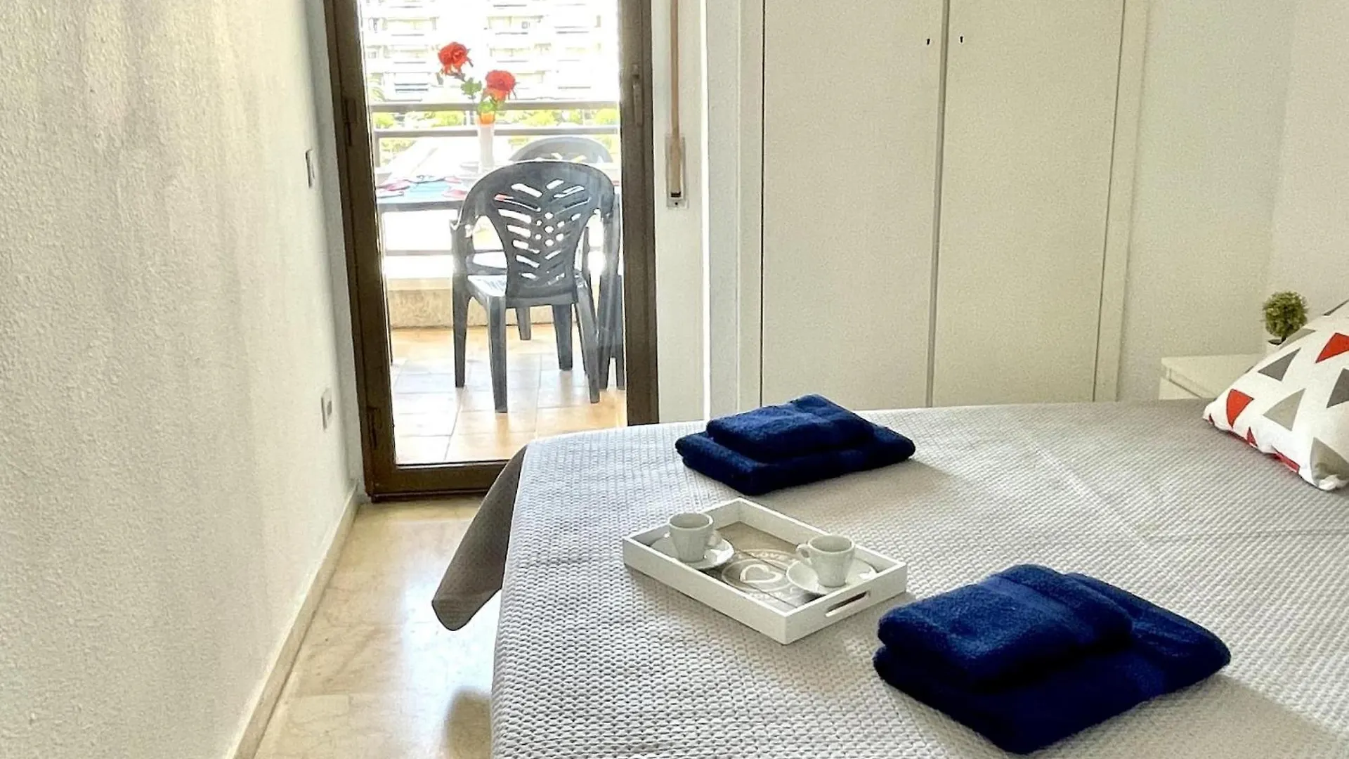 Apartbeach Nuevo Aquamarina 319 Y Vistas Piscina La Pineda 0*,  Spanien